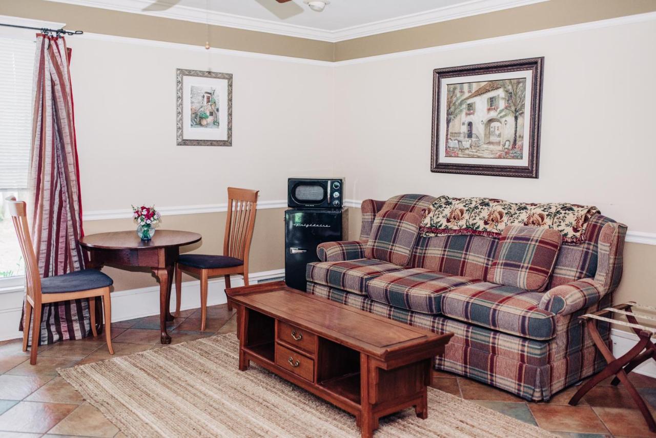 Benn Conger Inn Groton Esterno foto